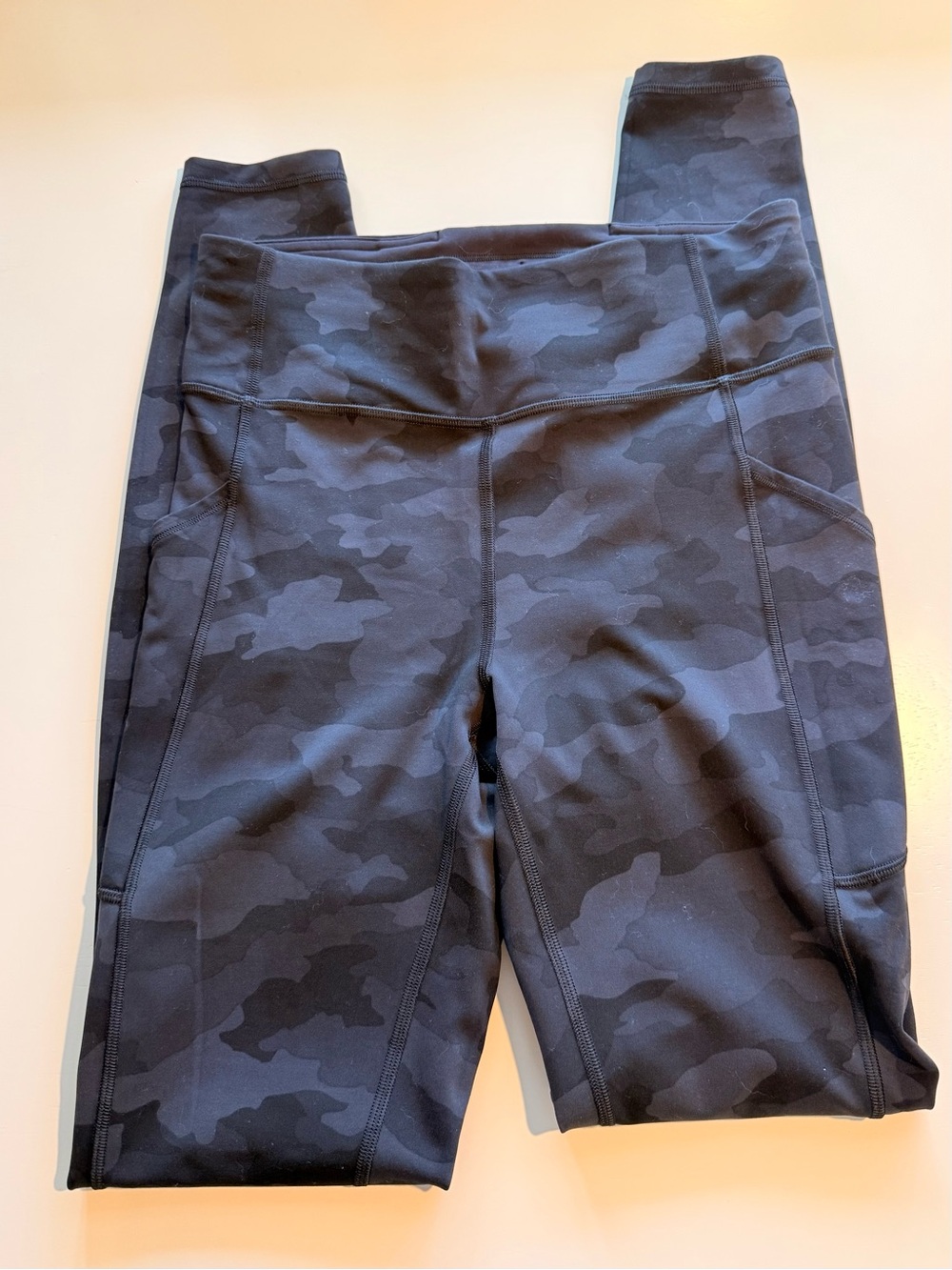 Lululemon Black Gray Camo Leggings Sz 8 Tall. Great Condition!